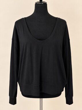 NWT Lululemon BeCalm Scoop-Neck Pullover in classic black, size Medium